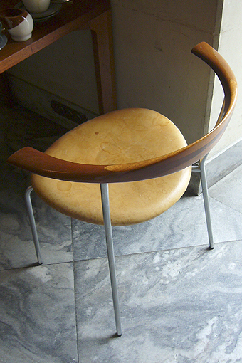 arm-chair-at-cafe.jpg